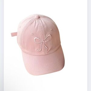 Baseball Cap with Bow Embroider Detail